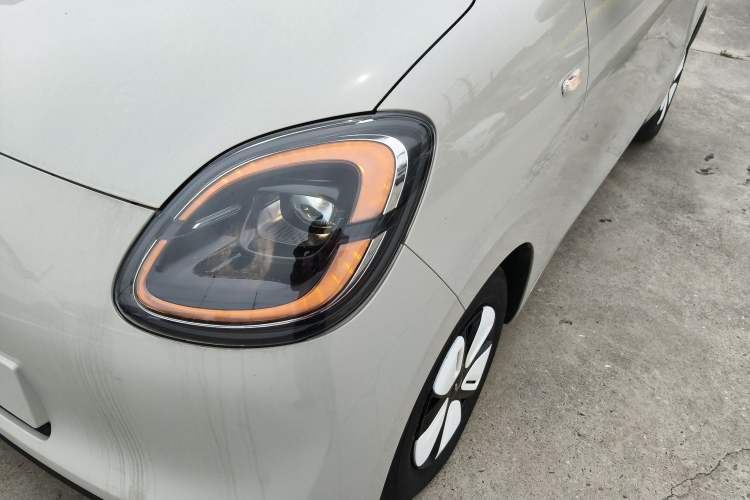 Used Wuling Hongguang MINIEV 2025 Four-Door Version Advanced Edition Left Front Headlight