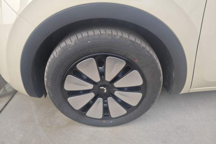 Used Wuling Bingo 2025 333 km Enjoyment Version Left Front Wheel Hub