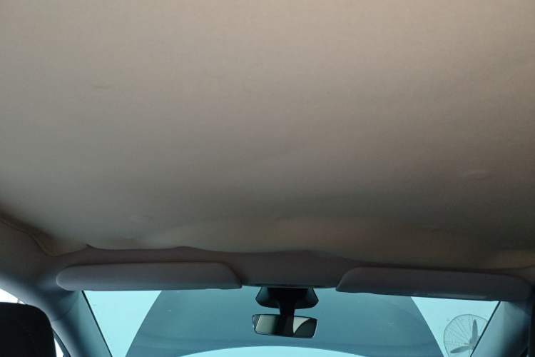 Used Tesla Model Y 2025 Long-Range All-Wheel-Drive Version
