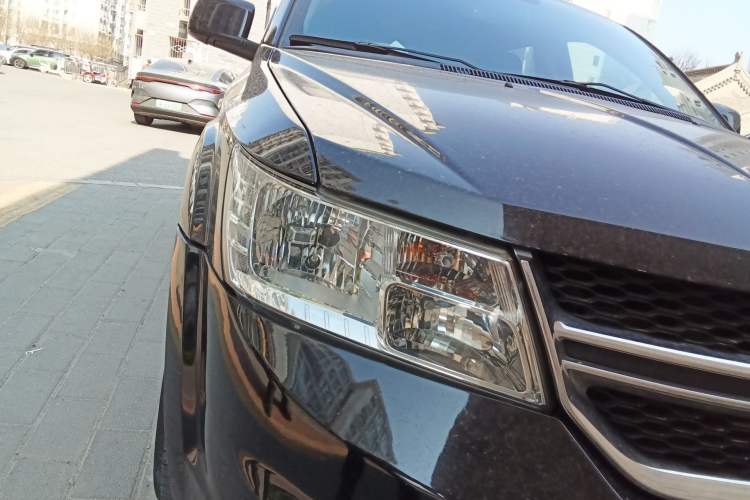 Used Dodge Journey 2013 2.4L Two-Wheel Drive Luxury Version