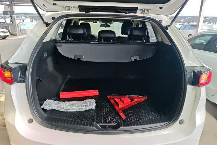 Used Mazda CX-5 2024 2.0L Automatic Two-Wheel Drive ZhiShang Version Trunk