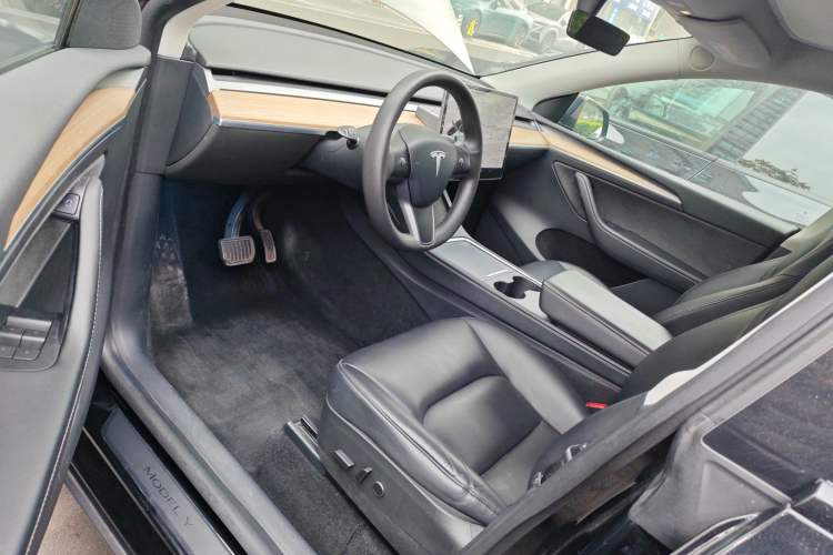 Used Tesla Model Y 2021 Standard Range Rear-Wheel Drive Version