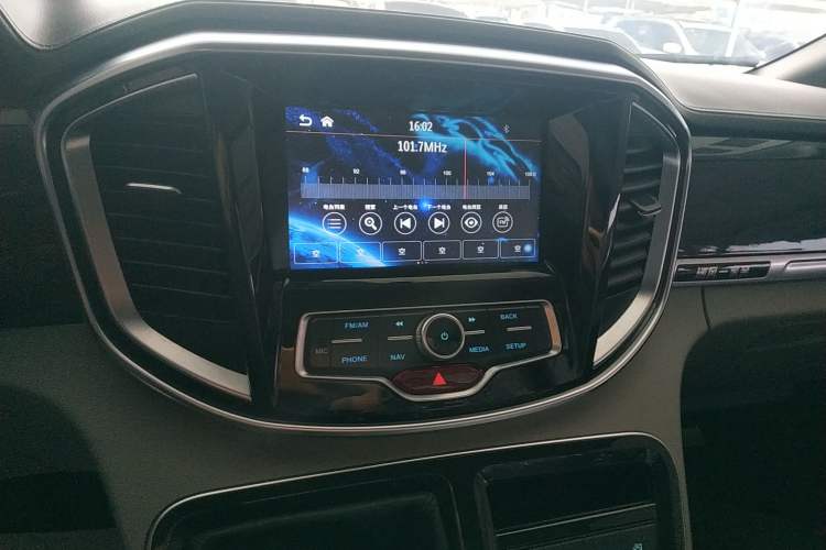 Used JAC Refine M4 2017 2.0T Manual Luxury Version