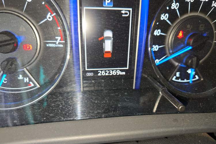 Used Toyota Fortuner 2016 2.7L Middle East Version Odometer Close Up