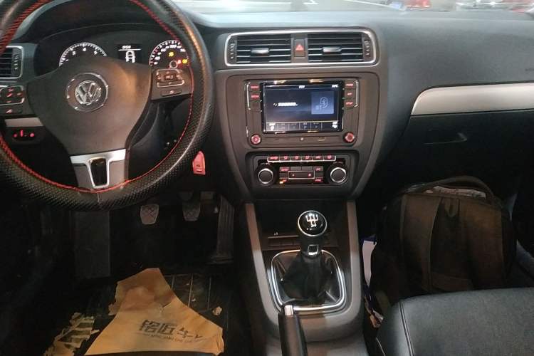 Used Volkswagen Sagitar 2014 Revised Version 1.4TSI Manual Luxury Edition
