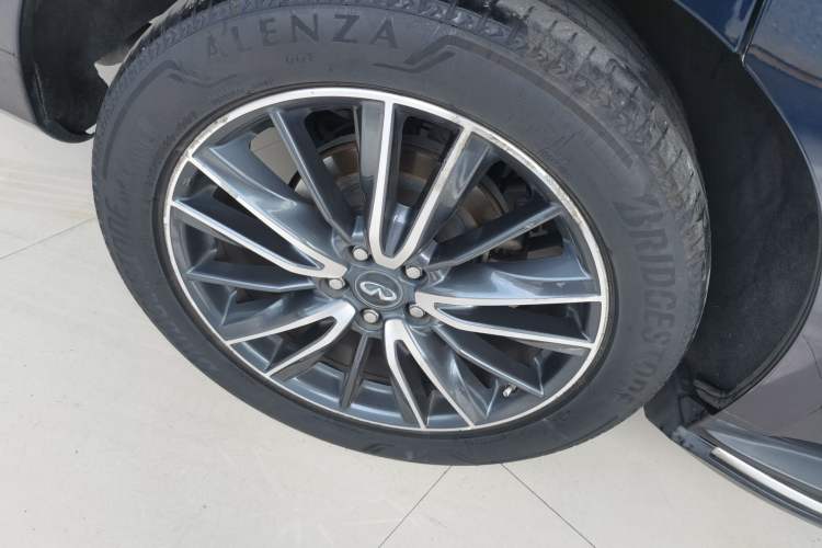 Used Infiniti QX60 2016 2.5 S/C Hybrid Two-Wheel-Drive Excellence Edition China V Standard