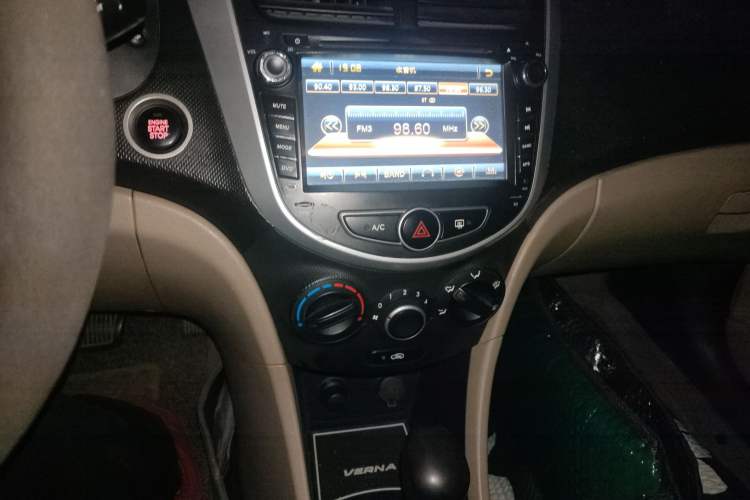 Used Hyundai Verna (older generation) 2014 1.4L Automatic Leading-Edge GLX