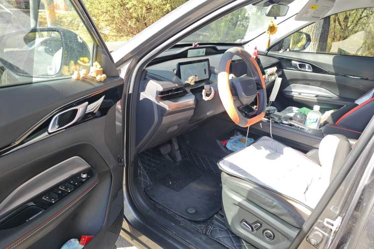 Used CHANGAN OSHAN Z6 2022 Blue Whale 1.5T DCT Smart Edition Driver Seat