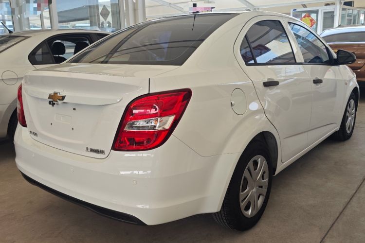 Used Chevrolet Aveo Sonic 2014 Sedan 1.4SL AT Stylish Sunroof Edition Rear Right 45 Deg