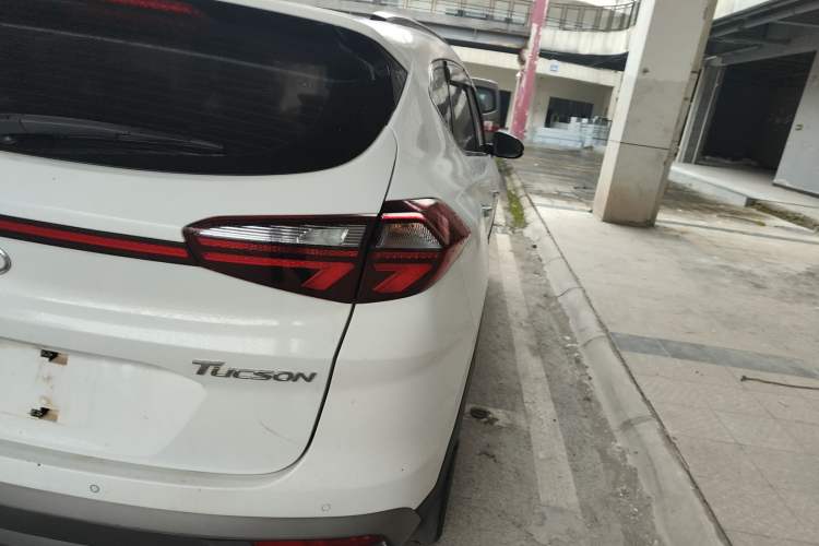 Used Hyundai Tucson 2019 280TGDi Dual-Clutch Two-Wheel Drive Fashion Edition China VI Standard