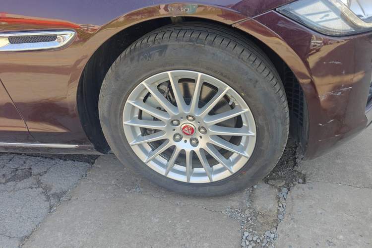 Used Jaguar XFL 2017 XFL 2.0T 200PS Elite Edition Right Front Wheel Hub