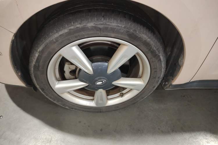 Used ORA Good Cat 2023 401 km Standard Range Premium Version Lithium Iron Phosphate Exterior 3