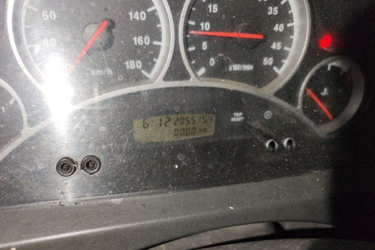 Used Iveco Power Daily 2012 2.5T-A32 Base Version Odometer Close Up