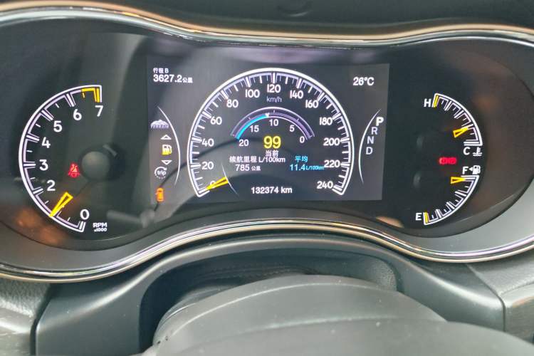 Used Jeep Grand Cherokee 2016 3.0L Comfort Navigation Edition Odometer Close Up