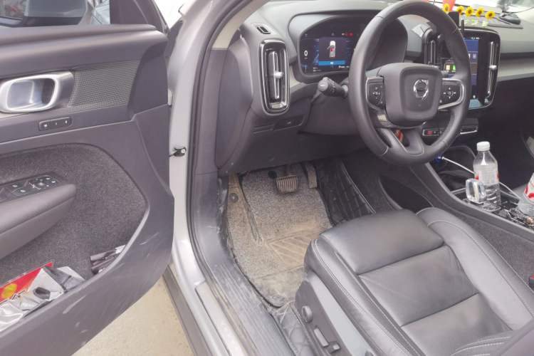 Used Volvo XC40 2023 B4 4x4 Smart Luxury Edition
