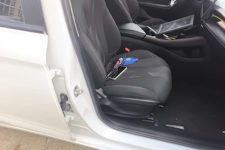 Used Roewe i5 2021 1.5L CVT Platinum Edition Right Front Seat