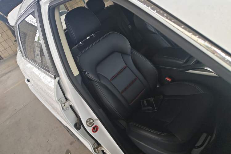 Used Geely Auto Emgrand X7 Sport 2020 1.8TD DCT Two-Wheel Drive Smart Connect 4G-Enabled Version
