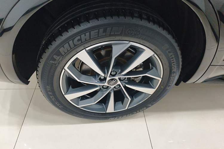 Used Audi Q5L 2023 40T Luxury Dynamic Model