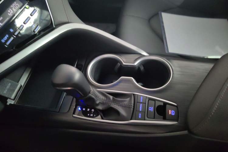 Used Toyota Camry 2021 2.5G Luxury Edition Gear Lever