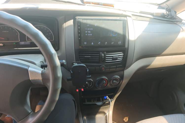 Used Dongfeng Shuaike 2013 Facelift 1.5L Manual Comfort 7-Seater China V Standard