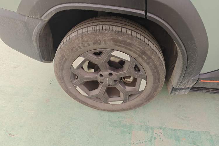 Used JETOUR Freelander 2025 2.0TD Automatic XWD Conqueror Right Rear Wheel Hub