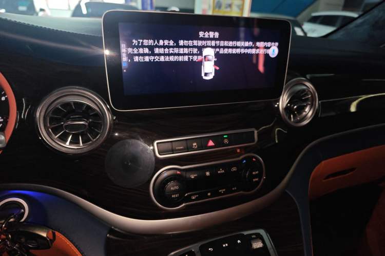 Used Mercedes-Benz Vito 2021 2.0T Elite Version 7 Seats