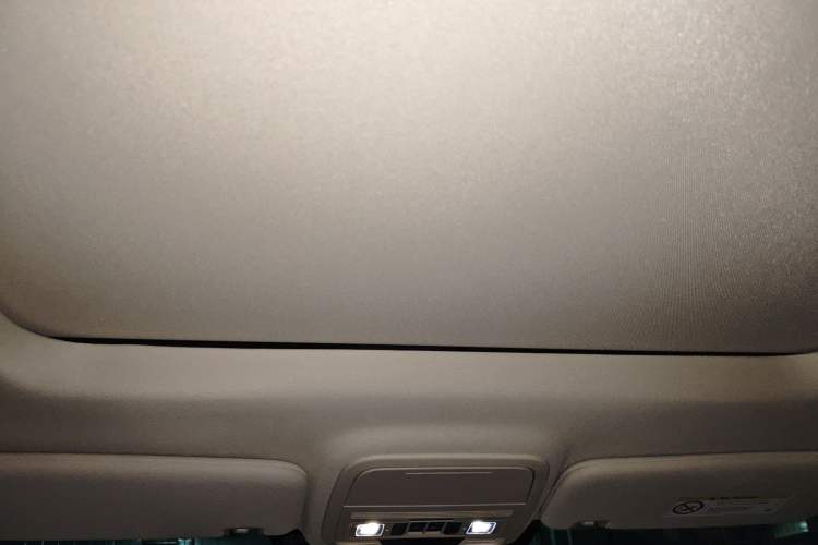 Used Ford Explorer 2023 EcoBoost 285 Four-Wheel Drive Titanium Edition 6 Seats
