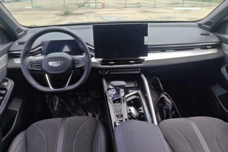Used Geely Auto Preface 2025 Dongfang Yao 2.0TD Jin Chao Edition Center Console