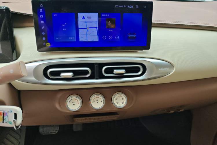 Used Wuling Hongguang MINIEV 2025 Four-Door Version Premium Edition Audio And AC Panel