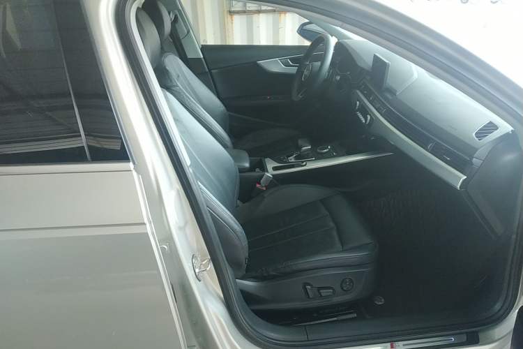 Used Audi A4L 2018 30th Anniversary Edition 40 TFSI Trendy Model Right Front Seat