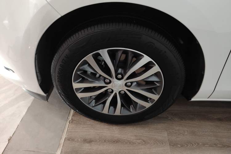 Used Buick GL8 2022 ES Landtrek 653T Comfort Edition