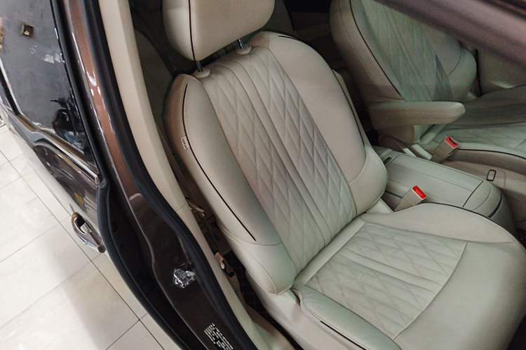 Used Buick GL8 2023 Land Executive Class 652T Luxury Model