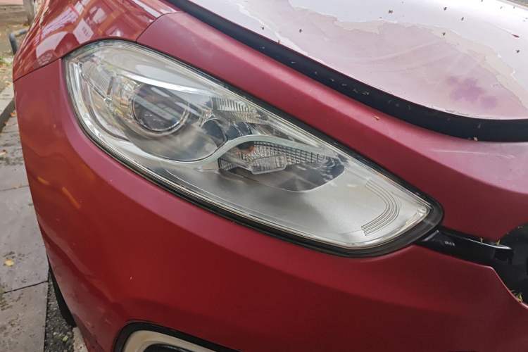 Used Fiat Ottimo 2014 1.4T Automatic Luxury Sport Edition Right Front Headlight