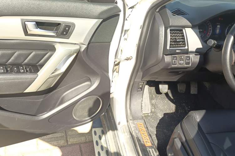 Used Haval H2 2014 1.5T Manual Two-Wheel Drive Urban Edition
