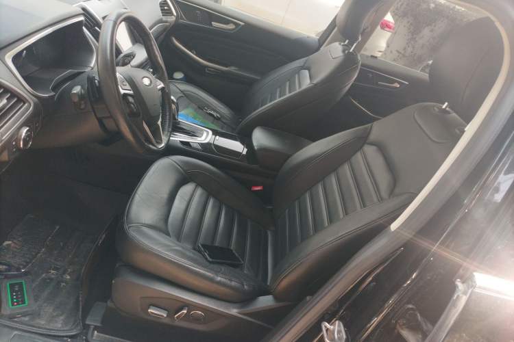 Used Ford Edge 2016 EcoBoost 245 Two-Wheel-Drive Titanium 7-Seater
