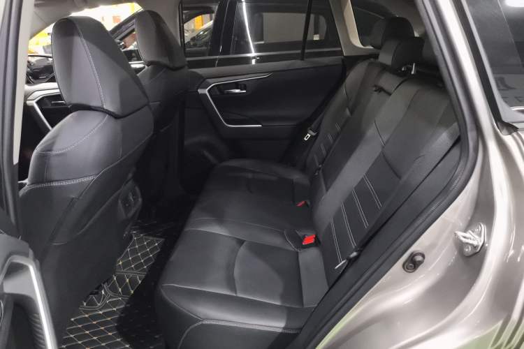 Used Toyota RAV4 2021 2.0L CVT Two-Wheel Drive Prestige Edition Left Rear Seat