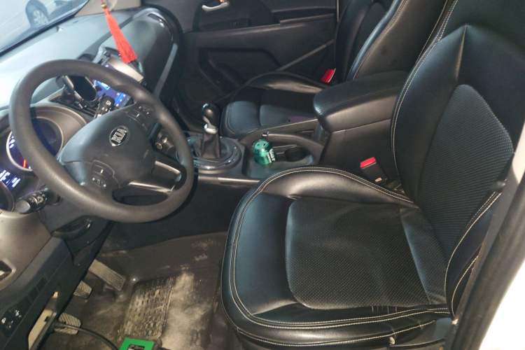 Used Kia Sportage R 2015 2.0L Manual Two-Wheel Drive GL Model Left Front Seat