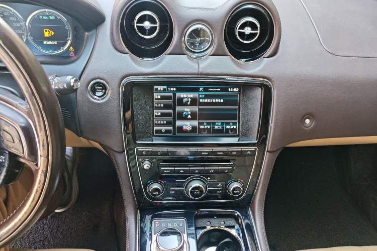 Used Jaguar XJ 2014 XJL 2.0T Two-Wheel Drive Panoramic Business Edition
