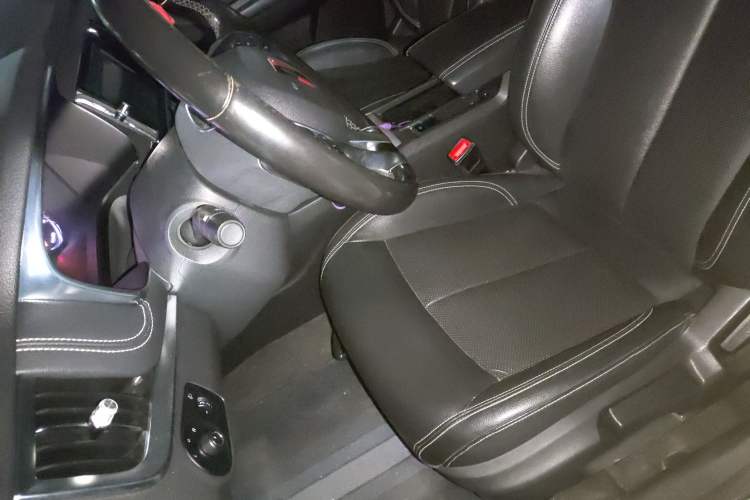 Used Roewe RX5 2016 20T Two-Wheel Drive Manual Flagship Edition