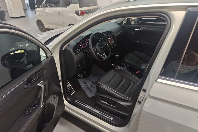 Used Volkswagen Tiguan L 2021 330TSI Automatic Two-Wheel Drive R-Line Flagship Edition
