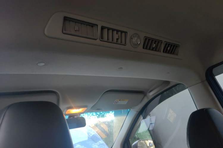 Used Venucia M50V 2017 1.6L XL CVT Luxury Edition
