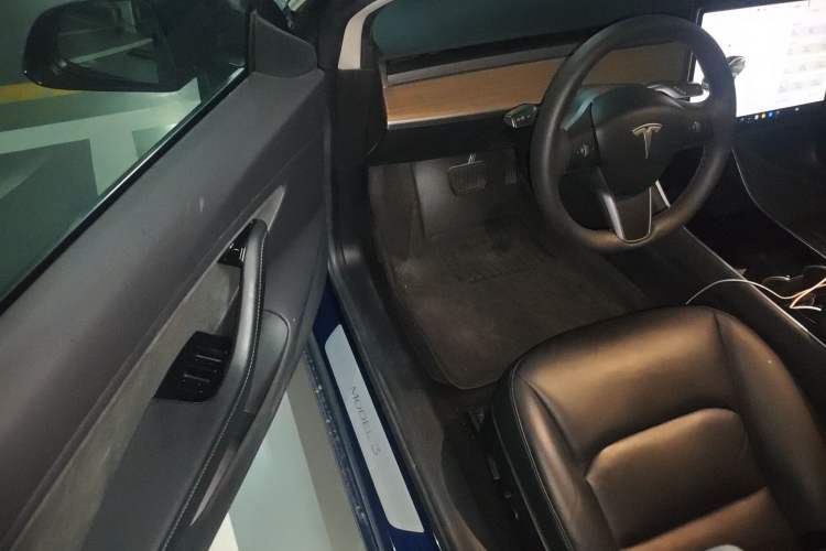 Used Tesla Model 3 2019 Long-Range Rear-Wheel-Drive Version