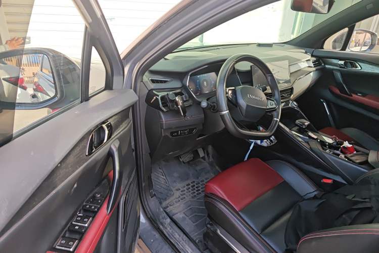 Used Lynk & Co 06 2020 1.5T JinPro model
