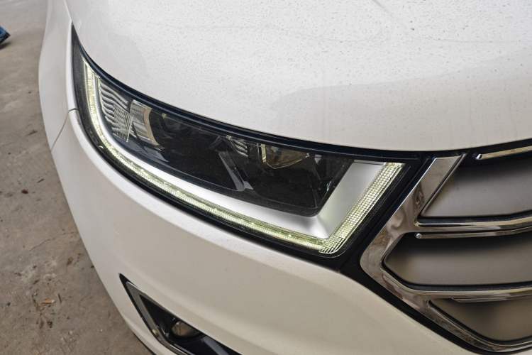 Used Ford Edge 2016 EcoBoost 245 Four-Wheel Drive Titanium Edition 7-Seater
