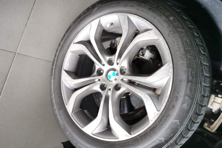 Used BMW X6 2012 xDrive35i Right Front Wheel Hub