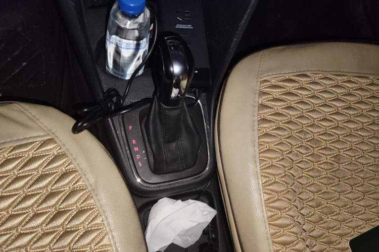 Used Volkswagen Polo 2014 1.4L Automatic Comfort Edition Gear Lever