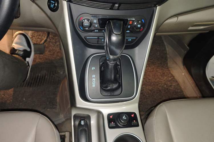 Used Ford Kuga 2015 1.5L GTDi Four-Wheel-Drive Elite Model Gear Lever