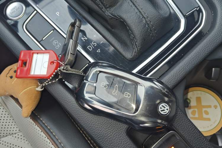 Used Volkswagen Magotan 2023 2 Million Units Commemorative Edition 330TSI DSG Luxury Version Vehicle Key