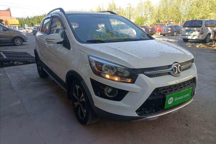 Used BAIC Senova X25 2015 1.5L Automatic Elite Model Front Right 45 Deg