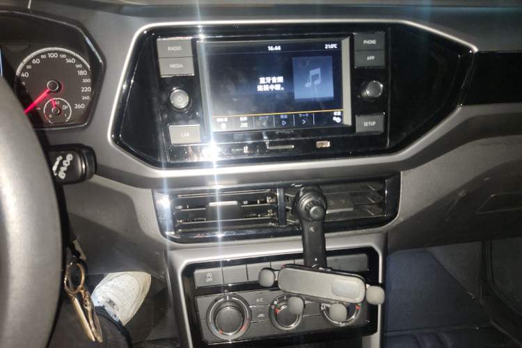 Used Volkswagen T-Cross 2019 1.5L Automatic Comfort Edition Audio And AC Panel